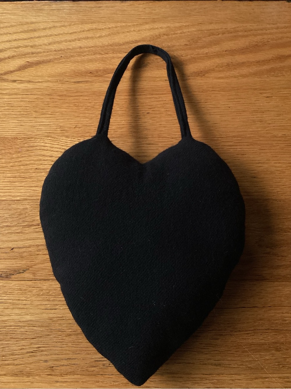 Primitive /Rustic Black Felt Heart Decor 🖤 - Picture 8 of 9